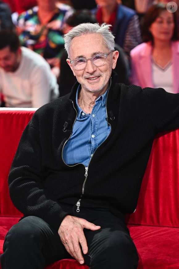 Exclusif - Thierry Lhermitte - Enregistrement de l'émission Vivement dimanche consacrée à l'équipe du Splendid au studio Rive Gauche, présentée par M.Drucker, diffusée le 23 février 2025 sur France 3. 
© Guillaume Gaffiot / Bestimage