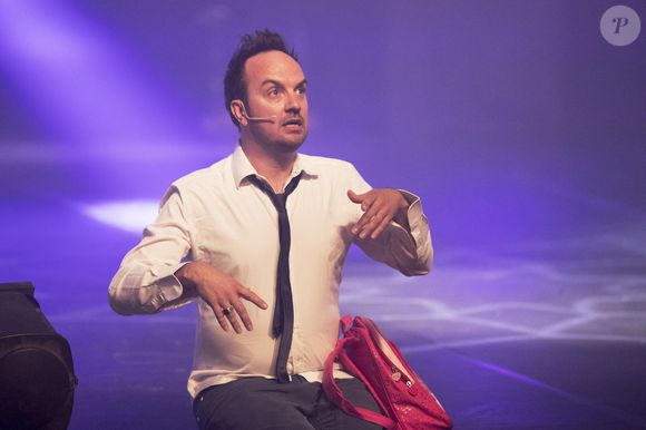 L'humoriste Jarry sur scène avec son spectacle "Atypique", lors du festival Performance d'Acteur a Cannes (06) le 18 avril 2017 - Photo by Syspeo.c/ANDBZ/ABACAPRESS.COM