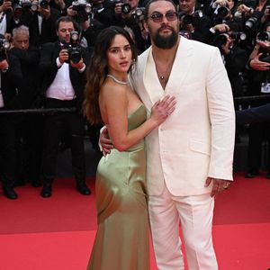 Adria Arjona, Jason Momoa assistant à la projection de Highest 2 Lowest au 78ème Festival de Cannes à Cannes, France, le 19 mai 2025. Photo : Doug Peters/PA Wire.
