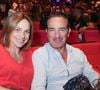 Il impose une distance physique avec les écrans pour protéger ses jeunes filles.

Exclusif - Nathalie Pechalat et son mari Jean Dujardin - People à la représentation exceptionnelle du spectacle musical "Sur la route Enchantée" de Chantal Goya au Palais des Congrès de la Porte Maillot à Paris - © Jack Tribeca / Bestimage