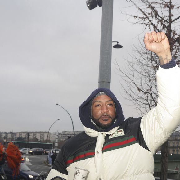 Booba dans un rassemblement, à Paris, France, 1er décembre 2023. 

© Jack Tribeca/bestimage