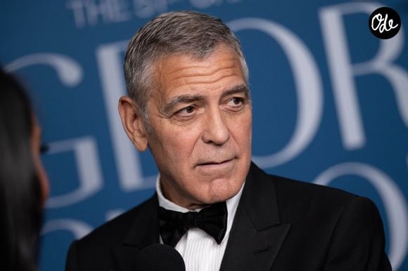 Très accessible, George Clooney a pris le temps de discuter avec les invités et de poser pour plusieurs selfies.

George Clooney lors de la 51e cérémonie des Chaplin Awards organisée par Film at Lincoln Center, le 27 avril 2026 à New York.

© STARMAX / BESTIMAGE