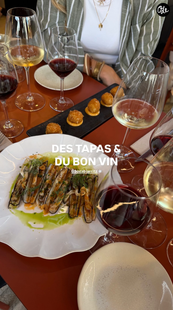 Nous pouvons ainsi la voir profiter des plats proposés par l'établissement en compagnie de ses proches. "Des tapas et du bon vin", a-t-elle également écrit, visiblement comblée par ce que propose Poza, situé à 100 m des Halles de Biarritz.

Amandine Petit à Biarritz samedi 4 juillet 2026 - Instagram