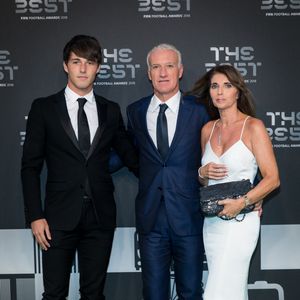 Didier Deschamps, sa femme Claude et leur fils Dylan - Les célébrités arrivent à la cérémonie des Trophées Fifa 2018 au Royal Festival Hall à Londres, Royaume Uni, le 25 septembre 2018. © Cyril Moreau/Bestimage
