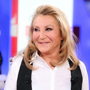 Mais pas question pour la chanteuse d'en dire plus à ce sujet
Exclusif - Sheila - Enregistrement de l'émission Vivement dimanche au studio Rive Gauche, le 21 mars 2025, présentée par M.Drucker et diffusée sur France 3 le 30 mars 2025. 
© Guillaume Gaffiot / Bestimage