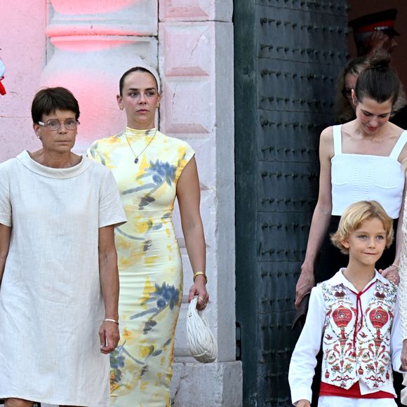 No Tabloïds - La princesse Stéphanie de Monaco,, sa fille Pauline Ducruet, Charlotte Casiraghi, Stefano Ercole Carlo Casiraghi et la princesse Caroline de Hanovre - Célébration des 20 ans de règne du prince souverain Albert II de Monaco sur la place du Palais à Monaco, le 19 juillet 2025. © Bruno Bebert/Bestimage