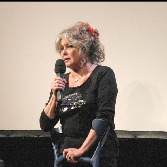 Brigitte Bardot lors des 20 ans de la Fondation Brigitte Bardot à Paris, le 28 septembre 2006.
© Bestimage - HERIPRET