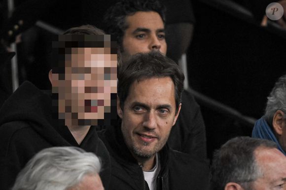 Kad Merad, Grand Corps Malade et Michel Denisot assistent au match de Ligue des Champions PSG vs. Bayern Munich, Paris, France le 4 novembre 2025. Photo by Florian Poitout/ABACAPRESS.COM
