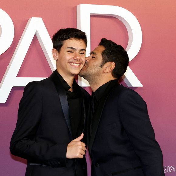 Jamel Debbouze est le papa de deux enfants : Léon et Lila

Jamel Debbouze et son fils Léon - Photocall des lauréats (press room) lors de la 49ème édition de la cérémonie des César à l’Olympia à Paris.

© Dominique Jacovides / Olivier Borde / Bestimage