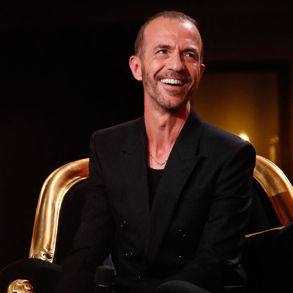 Exclusif - Calogero lors de l'enregistrement de l'émission "Serge Lama, le dernier rappel" présentée par F. Bollaert, diffusée le vendredi 21 novembre 2025 sur France 3 à 21h10, au théâtre Marigny à Paris, France, le 29 avril 2025. © Clovis-Moreau/Bestimage