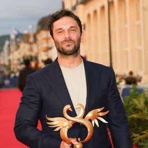 Pio Marmaï reçoit le prix du meilleur acteur pour son rôle dans "L’Attachement" - Cérémonie de clôture de la 39ème édition du festival du film romantique de Cabourg le 14 juin 2025. © Guirec Coadic / Bestimage