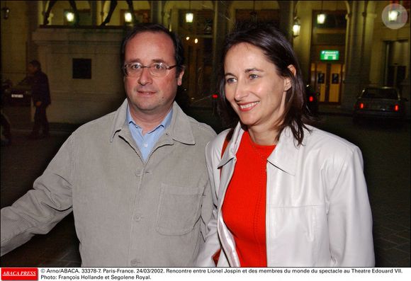 Rencontre entre Lionel Jospin et des membres du monde du spectacle au Théâtre Edouard VII. Photo : François Hollande et Ségolène Royal. Le 24 mars 2002. © Arno/ABACA.  Paris-France.