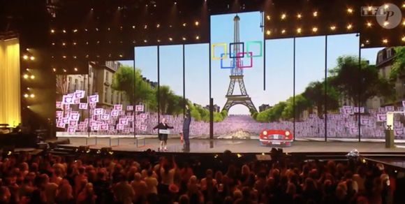 "Vous avez fait un sketch pour vous moquer des JO l'an dernier, tu te rappelles ? Ça te parle pas ça ?", "C'est bien le genre de Patrick Fiori ça", répond timidement Michaël Youn. "Qu'est-ce qu'on dit alors ?", "Pardon", souffle le papa de Seven et Stellar.

Les Enfoirés 2025, TF1, 7 mars 2025