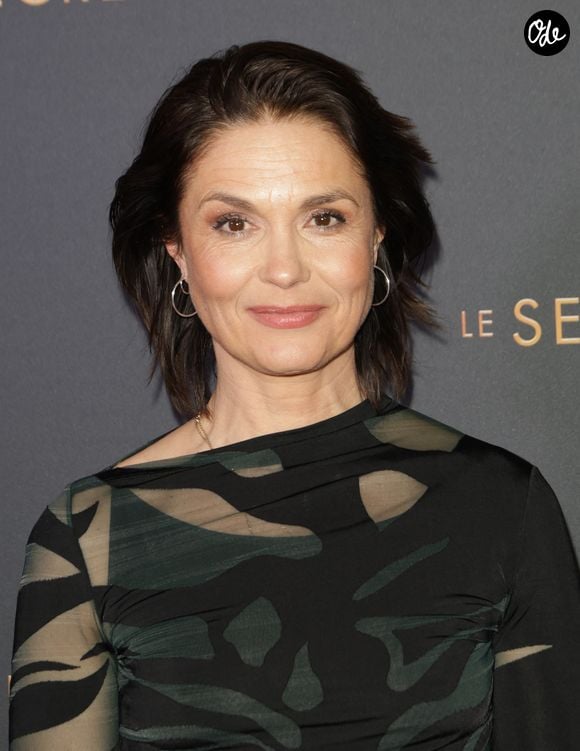 Si elle tient à rester très discrète sur l'identité de son nouveau compagnon, elle avoue néanmoins que les rouages de l'amour la dépassent toujours autant.

Barbara Schulz - Avant-première du film "Le Secret de Khéops" au Cinéma Pathé Wepler à Paris le 27 février 2025. © Coadic Guirec/Bestimage
