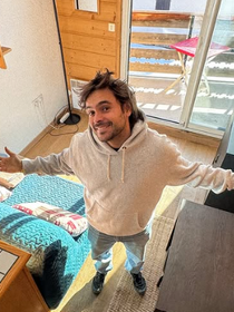 "Un petit cocon" de 19m² à la montagne ! Jérémy Raffin (Koh-Lanta) devient propriétaire d'un studio dans les Alpes, on peut aussi y loger