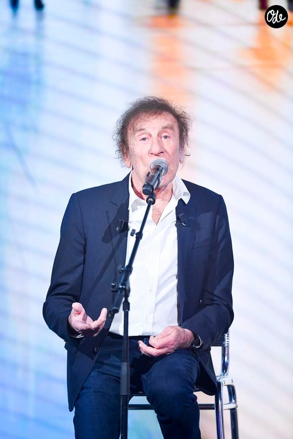 Exclusif - Alain Souchon lors de l'enregistrement de l'émission "Famille je vous aime" présentée par M.Drucker et qui sera diffusée le 29 décembre sur France 3, au studio Rive gauche, à Paris, France, le 2 décembre 2025. © Gaffiot-Perusseau/Bestimage