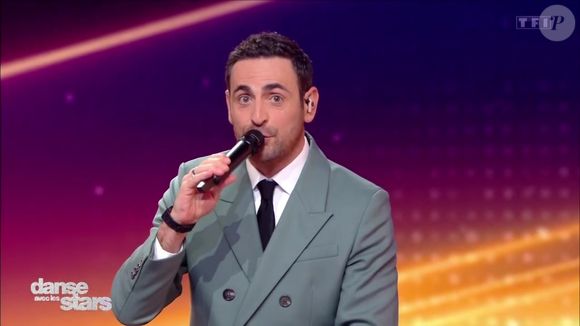 Les téléspectateurs ont découvert les douze binômes de cette saison

Camille Combal lors du premier prime de Danse avec les stars, le 23 janvier 2026. Capture d'écran/TF1