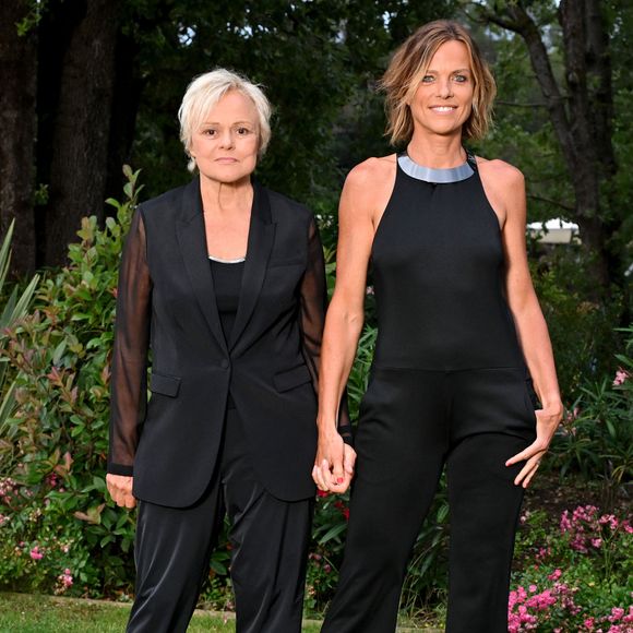 Muriel Robin et sa femme Anne Le Nen - 10ème édition du Gala de Charité de Patrick Mouratoglou à l'Académie Mouratoglou à Biot Sophia Antipolis, le 23 juin 2024. © Bruno Bebert/Bestimage