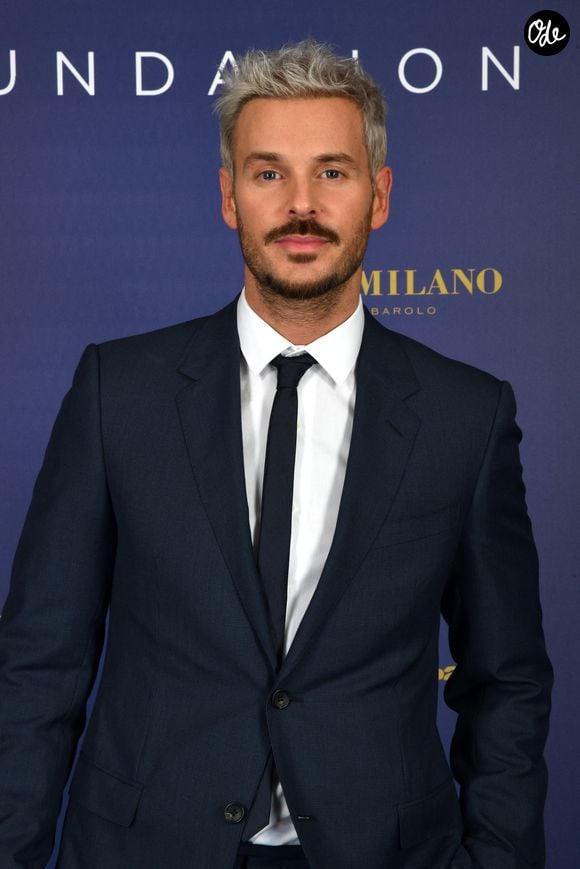 Après la messe, il a déjeuné au restaurant Âmes Sœurs, à Mance, où il s'est montré très discret et accessible.

M. Pokora (Matt Pokora) lors du gala annuel de la Fondation Elina Svitolina au Yacht Club de Monaco, le 2 décembre 2022.

© Bruno Bebert / Bestimage
