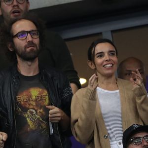 Elodie Bouchez, son mari Thomas Bangalter (groupe Daft Punk), leur fils Roxan et Arnaud Ducret dans les tribunes du stade de France lors du match de ligue des nations opposant la France à l'Allemagne à Saint-Denis, Seine Saint-Denis, France, le 16 octobre 2018. La France a gagné 2-1.
AGENCE / BESTIMAGE