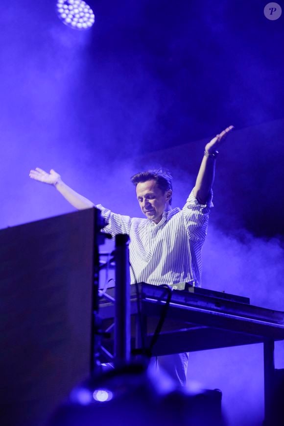 Mais pour Martin Solveig, la page doit être tournée. 

Le DJ Martin Solveig ouvre le festival Nuits du Sud à Vence, France, le 9 juillet 2021. © JLPPA/Bestimage