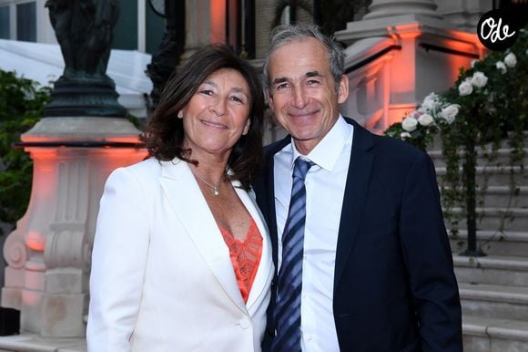 Sandrine et Olivier Kretz à la soirée de gala célébrant les 50 ans de la Fondation Claude Pompidou à l'Hôtel Marcel Dassault à Paris, le 12 avril 2022.

© Rachid Bellak / LMS / Bestimage