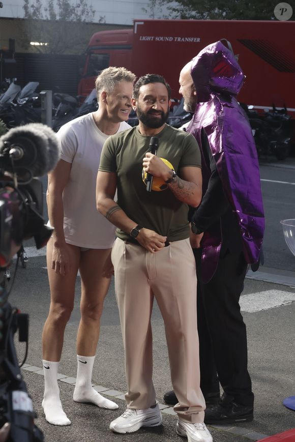 Exclusif - Matthieu Delormeau, Cyril Hanouna, Mokhtar, sur le plateau de  TBT9 présenté par C.Hanouna, et diffusé en direct sur W9, Paris, France, le 09 octobre 2025. © Jack Tribeca / Bestimage
