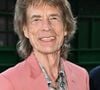 À 83 ans, le légendaire chanteur des Rolling Stones, Mick Jagger, conserve une vitalité hors du commun sur scène.

Mick Jagger, sortie d'un album des Rolling Stones, à Londres.

© Zak Hussein / BACKGRID