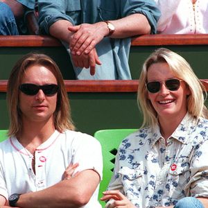 David Hallyday et Estelle Lefébure dans les tribunes de Roland Garoos en 1995.