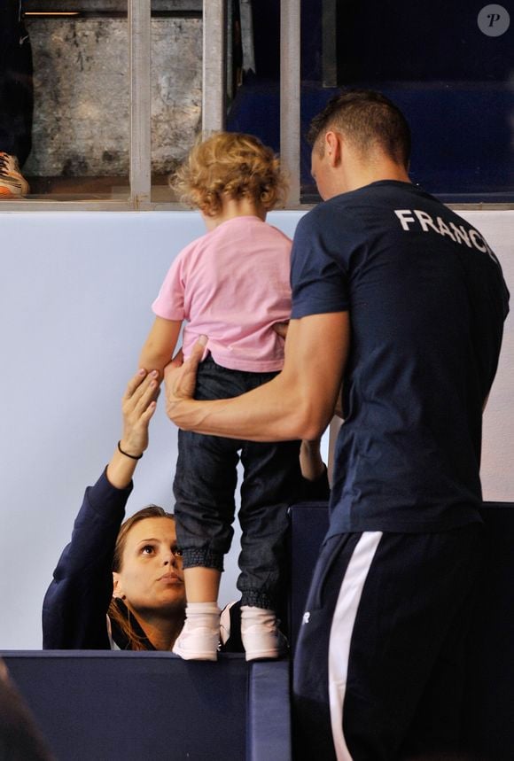 Laure Manaudou, Frederick Bousquet et leur fille Manon. Chartres, le 23 novembre 2012. © Agence / Bestimage