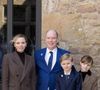 Le père de Gabriella et Jacques saluait la mémoire de Joséphine Baker

La princesse Charlène de Monaco, le prince Albert II de Monaco, la princesse Gabriella de Monaco et le prince Jacques de Monaco posent avec la famille Jouon des Longrais, propriétaire du château, lors de leur visite au château de Fort-la-Latte, le 9 avril 2025 en Bretagne, Photo Olivier Huitel/POOL/ABACAPRESS.COM