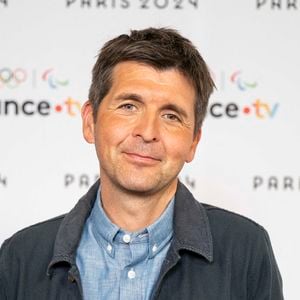 Thomas Sotto se remet d’un grave accident de vélo à Paris.

Thomas Sotto lors de la présentation des journalistes et chroniqueurs de France Télévisions pour les Jeux Olympiques 2024 au musée de l'Homme à Paris © Pierre Perusseau / Bestimage