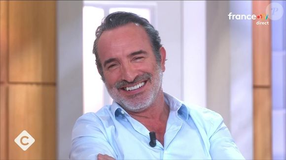 Jean Dujardin surpris par Jeanne Cherhal dans "C à vous", diffusé sur France 5 ce 11 mars 2026

Copyright : Capture d'écran France 5 / C à vous