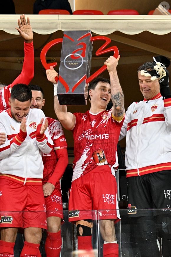 Les Barbagiuans et leur capitaine Louis Ducruet célèbrent leur victoire durant la sixième édition de la Fight Aids Cup, un match de football caritatif au stade Louis II à Monaco, le 25 janvier 2026© Bruno Bebert / Bestimage