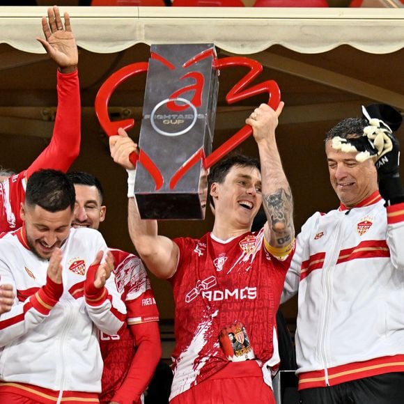 Les Barbagiuans et leur capitaine Louis Ducruet célèbrent leur victoire durant la sixième édition de la Fight Aids Cup, un match de football caritatif au stade Louis II à Monaco, le 25 janvier 2026© Bruno Bebert / Bestimage