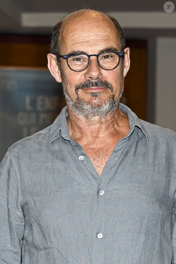 Une expérience validée par le papa très fier de sa fille. " J’avais été très impressionné", déclarait-il dans la presse à l'époque

Bernard Campan assiste à la première de "L'enfant qui mesurait le monde" le 26 juin 2024 à Paris, France. Photo par Victor Joly/ABACAPRESS.COM
