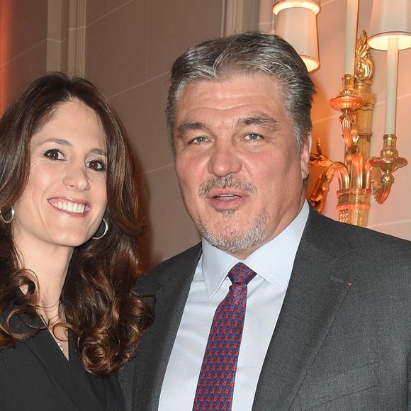 David Douillet et sa femme Vanessa Carrara - 3ème Gala caritatif des "Stéthos d'Or" qui récompensent les artistes qui contribuent au bien-être de tous, organisé par la Fondation pour la Recherche en Physiologie au George V à Paris, le 11 mars 2019. © Coadic Guirec/Bestimage