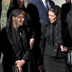 Stéphanie de Monaco affichait un long manteau et Charlotte Casiraghi un ensemble brodé

La princesse Stéphanie de Monaco, Charlotte Casiraghi - Cérémonie de bienvenue pour le Pape Leon XIV au Palais Princier de Monaco suivie de la visite de courtoisie - Visite historique du pape Léon XIV à Monaco le 28 mars 2026. © Bruno Bebert - Dominique Jacovides / Bestimage