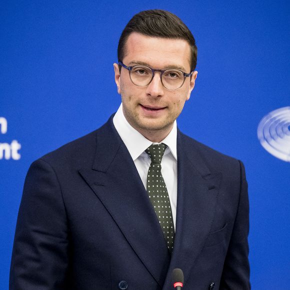 Jordan Bardella, président du groupe Patriots for Europe, assiste à une réunion d'information au Parlement européen à Strasbourg, France, 19.05.2026. © Wiktor Dabkowski/ZUMA Press Wire/Bestimage