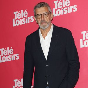 Michel Cymes - Photocall de la soirée "Télé Loisirs Awards 2024" aux Jardins du Pont-Neuf à Paris le 23 septembre 2024.  Ce sont de toutes nouvelles récompenses : les Télé-Loisirs Awards. Elles sont vouées à devenir annuelles. Pour les attribuer, le magazine a commandé une enquête de l'institut CSA à la mi-août auprès d'un millier de personne. © Coadic Guirec/Bestimage