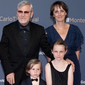 Tchéky Karyo partageait la vie de son épouse depuis de nombreuses années.

Tcheky Karyo avec sa compagne Valérie Keruzore et leurs enfants assistent à la cérémonie de clôture du 60ème Festival de Télévision de Monte-Carlo le 22 juin 2021 à Monte-Carlo, Monaco. Photo par David Niviere / ABACAPRESS.COM