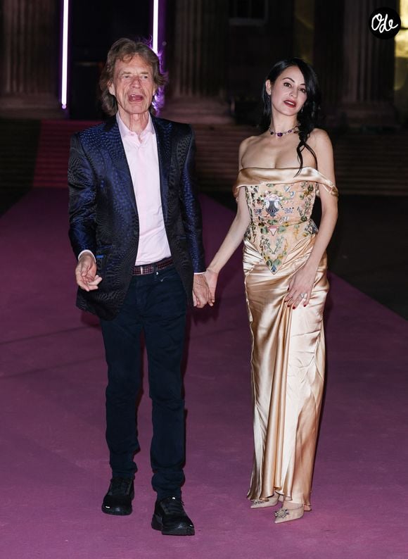 Sir Mick Jagger, Melanie Hamrick sur le tapis rose du photocall du bal du British Museum 2025 à Londres, Royaume Uni, le 18 octobre 2025. © GoffPhotos/Bestimage