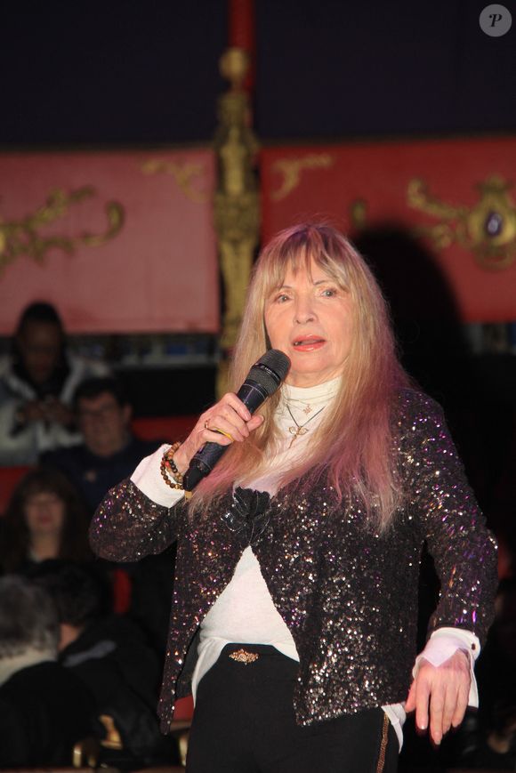 Exclusif - La chanteuse Annie Philippe lors d'une soirée hommage à Claude François au Chapiteau Bormann à Paris le 11 mars 2023.

© Philippe Baldini / Bestimage