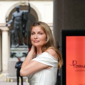 Laetitia Casta a confié que les réseaux sociaux finissaient par la déprimer.

Laetitia Casta arrive à l'événement Pomellato Collezione High Jewerly pendant la Fashion Week Milan Menswear Printemps/Été, à Milan, en Italie. ©Lucia Sabatelli / Bestimage