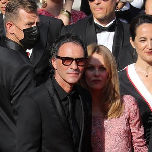 Vanessa Paradis,  Samuel Benchetrit (réalisateur) - Montée des marches du film « De son vivant » lors du 74ème Festival International du Film de Cannes. Le 10 juillet 2021
© Borde-Jacovides-Moreau / Bestimage