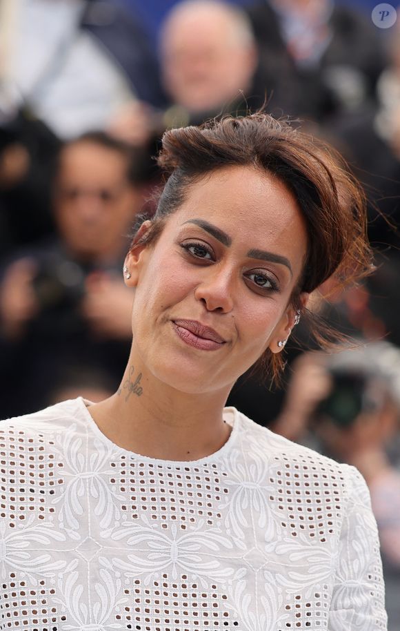 Amel Bent au photocall du film "Ma Frère" lors du 78ème Festival International du Film de Cannes, au Palais des Festivals à Cannes, France, le 22 mai 2025. © Jacovides-Moreau/Bestimage