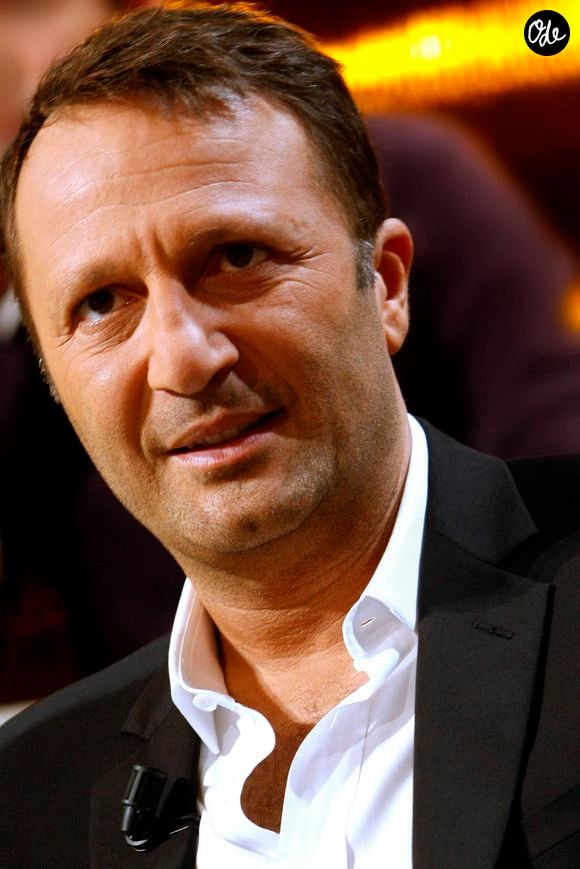 Arthur pose à Paris, en France, en septembre 2011. Photo : Vim/ABACAPRESS.COM