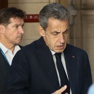 Info - Affaire Bygmalion : Nicolas Sarkozy condamné en appel à un an de prison, dont six mois ferme - Info - Rétractation de Takieddine : Nicolas Sarkozy doublement mis en examen - L'ancien président français Nicolas Sarkozy arrive au palais de justice pour l'audience d'appel d'un procès pour corruption au palais de justice de Paris le 15 décembre 2022. Le 1er mars 2021, un tribunal français a condamné l'ancien président Nicolas Sarkozy pour corruption et trafic d'influence, lui remettant un trois ans de prison dont deux ans avec sursis. Les procureurs ont demandé qu'il soit emprisonné pendant quatre ans et en purgent au moins deux, et ont demandé la même peine pour ses coaccusés, l'avocat Thierry Herzog et le juge Gilbert Azibert. © Christophe Clovis/Bestimage