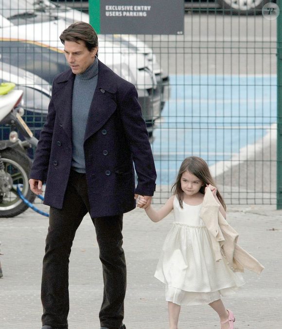 Suri, la fille de Katie Holmes et Tom Cruise, vit à New York avec sa mère depuis des années et est séparée de la star de "Mission Impossible" depuis longtemps. © Backgrid USA / Bestimage