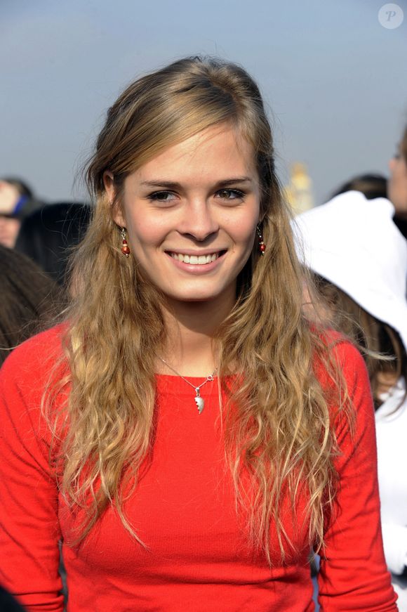 Alice Raucoules (Star Academy 8) lors d'un cours de danse avec le chorégraphe Kamel Ouali aux Invalides à Paris, France. Le 29 octobre 2008. Photo de Mehdi Taamallah/ABACAPRESS.COM
